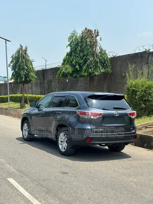 Toyota Highlander XLE V6 4x2 (3.5L 6cyl 6A) 2016 Blue