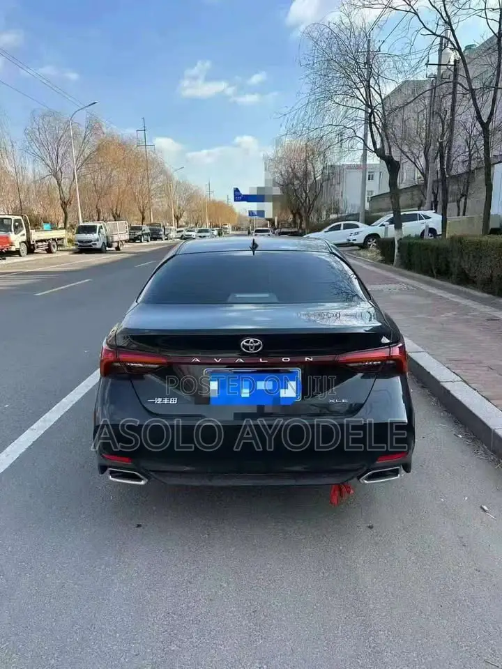 Toyota Avalon 2023 Black