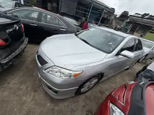 Toyota Camry SE 4dr Sedan (2.5L 4cyl 6A) 2011 Silver