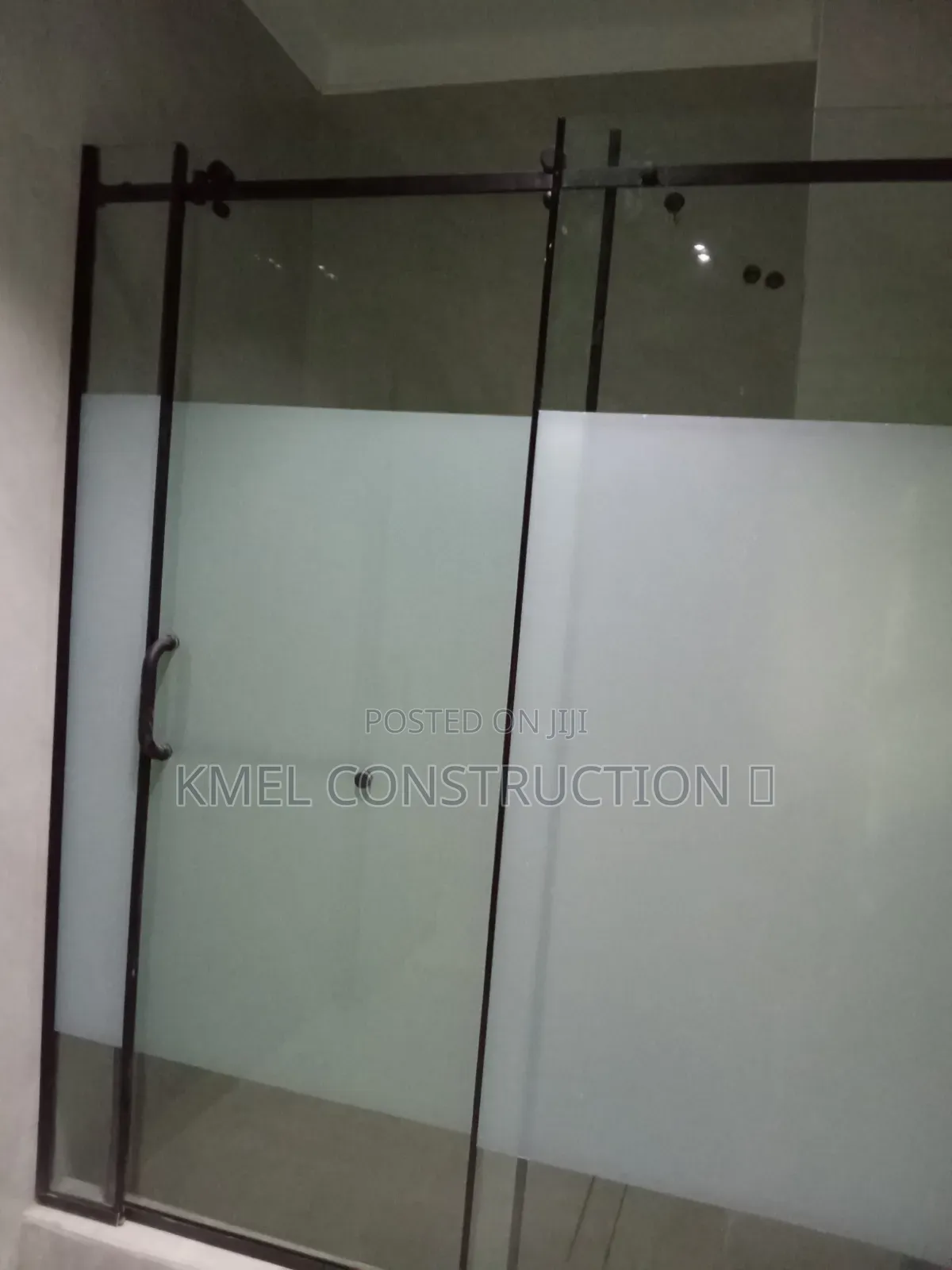 Executive Frameless Shower Cubicle.