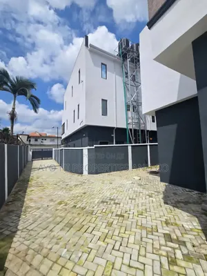 Furnished 4bdrm Duplex in Anthony Village for sale