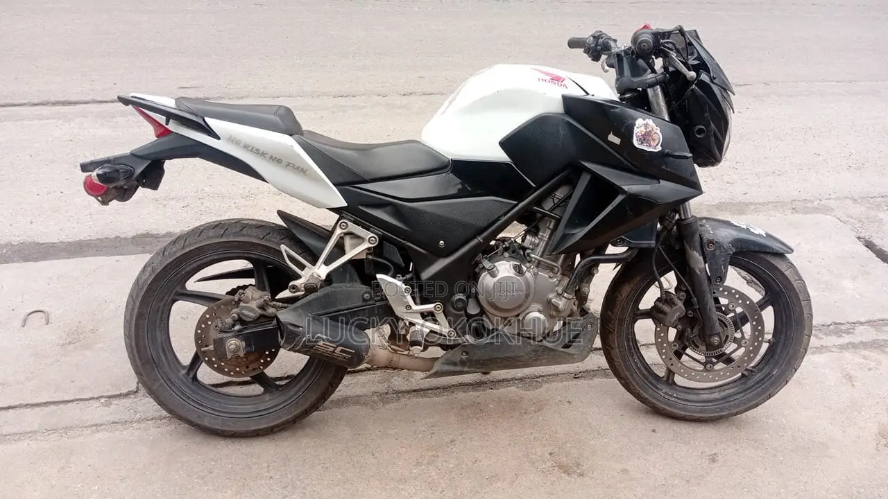 Honda CB 2014 White