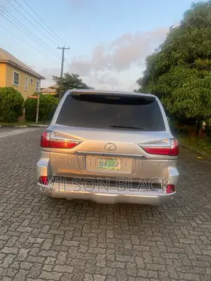 Lexus LX 570 2010 Silver