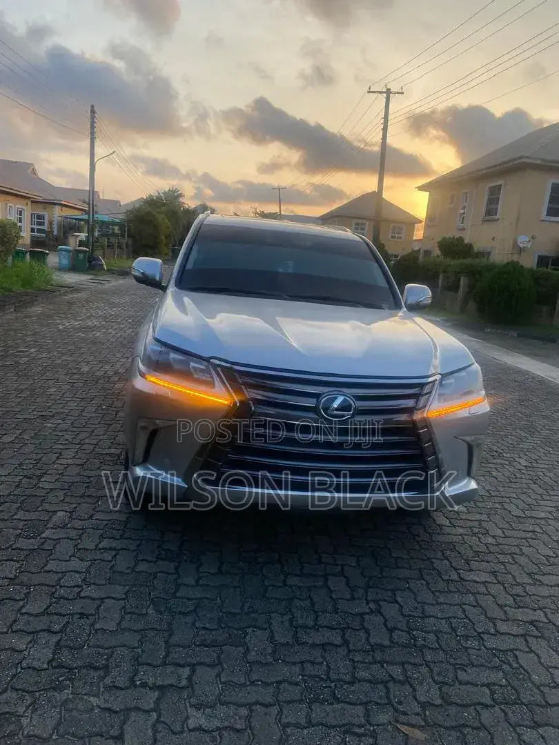 Lexus LX 570 2010 Silver