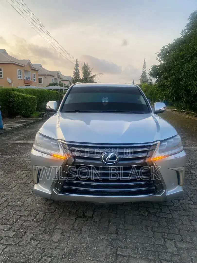 Lexus LX 570 2010 Silver