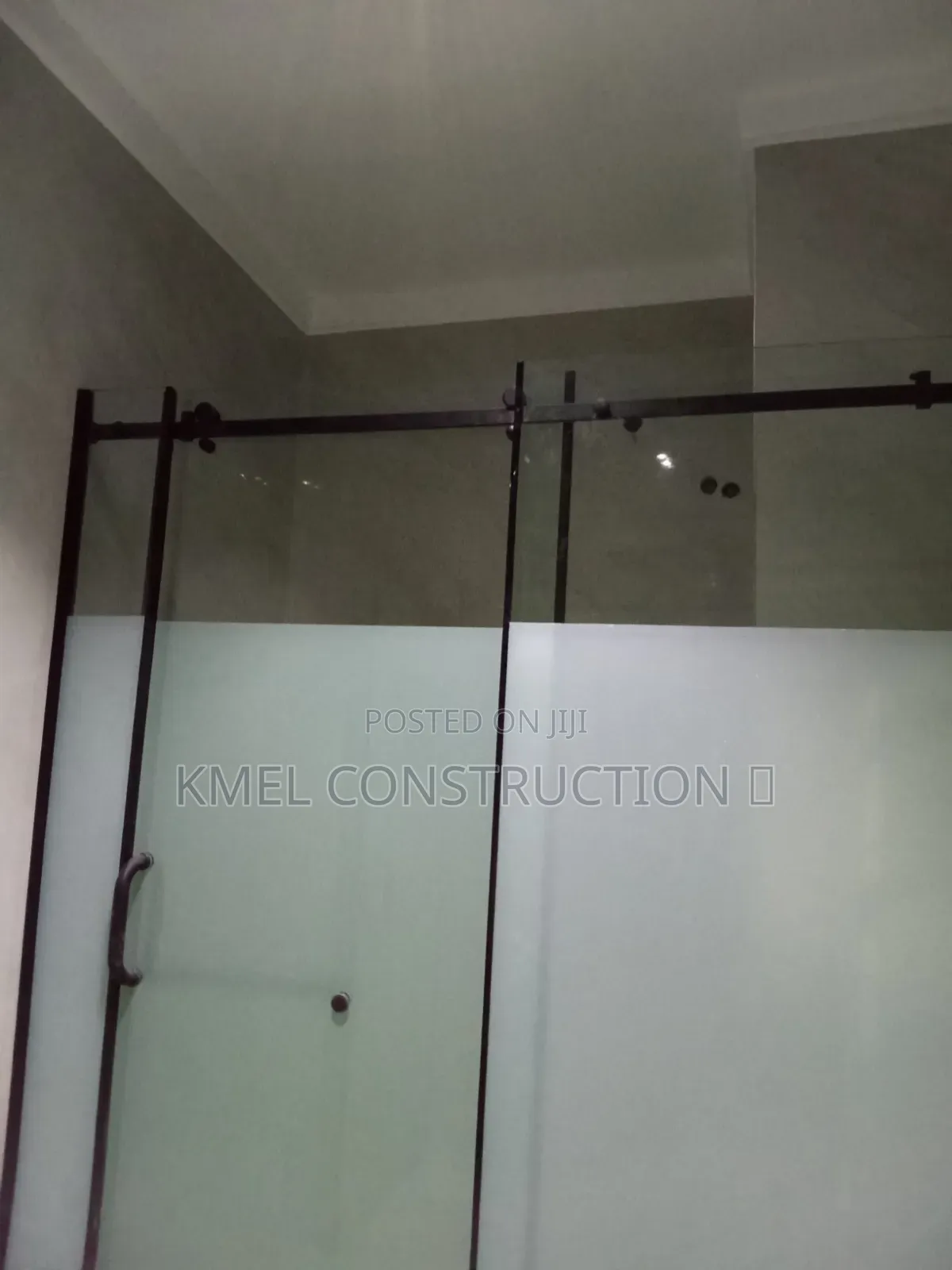 Executive Frameless Shower Cubicle.