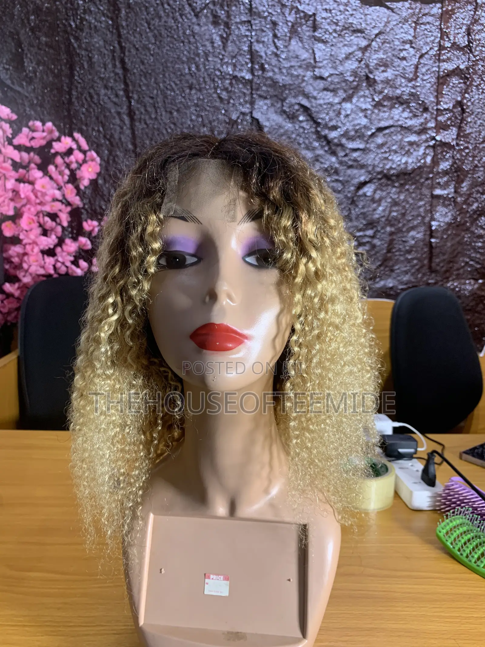 Short Wavy Wig
