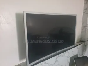 32" Polystar Curve HD Smart TV