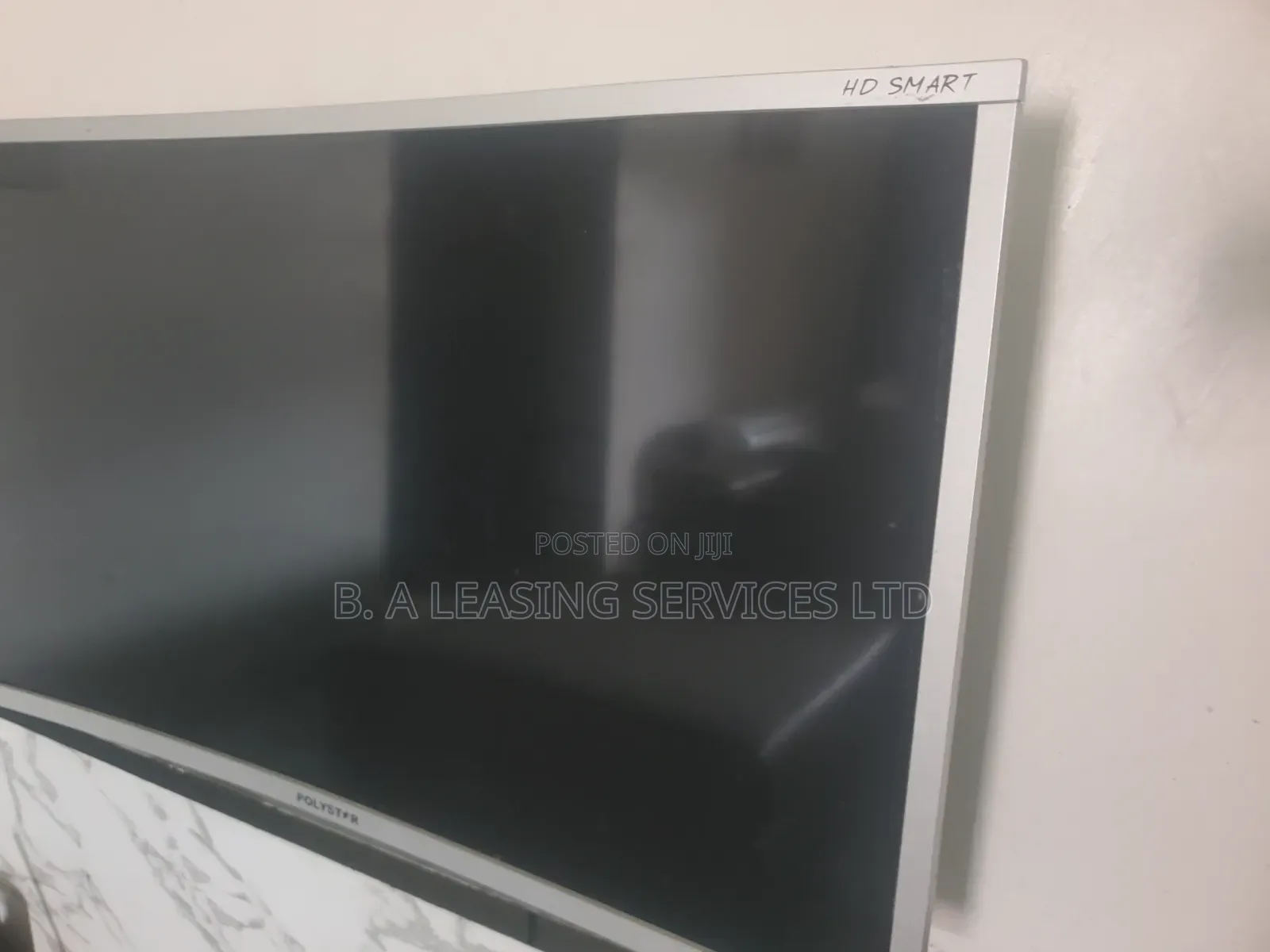 32" Polystar Curve HD Smart TV