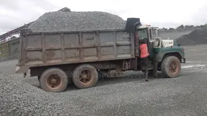 Imo Lite Iron Black Chippings and Granite