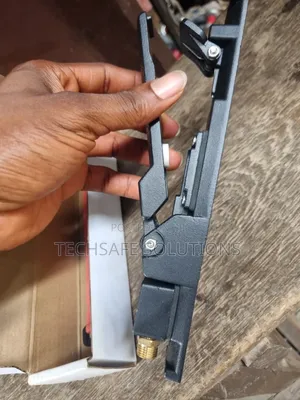 Sandblasting Deadman Handle