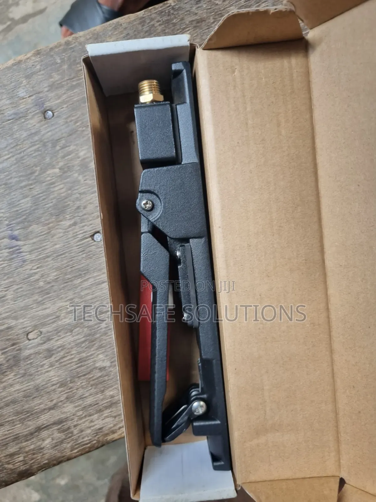 Sandblasting Deadman Handle