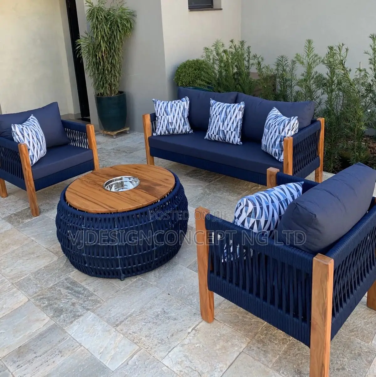 Garden Sits Relaxation Sits