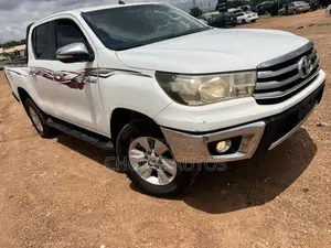 Toyota Hilux 2020 White