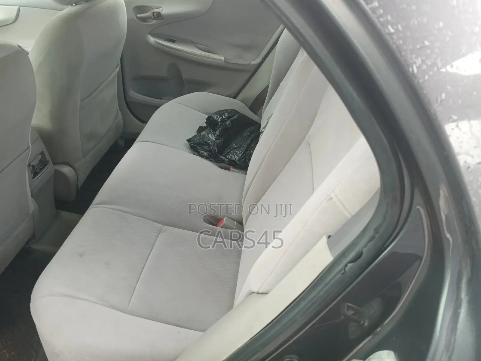 Toyota Corolla 2010 Gray