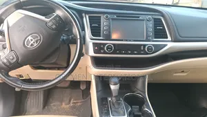 Toyota Highlander 2019 Blue