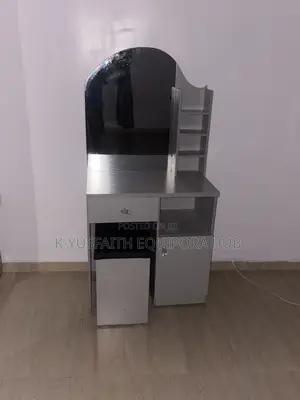 Mirror Stand