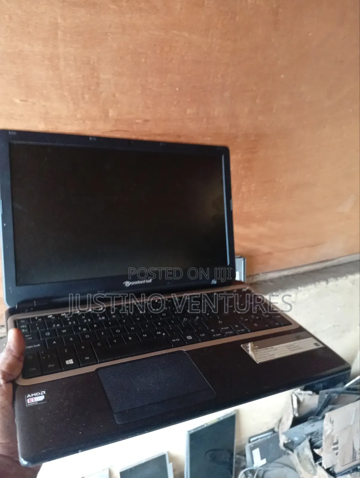 Laptop Packard Bell EasyNote TE69 4GB AMD A4 HDD 320GB