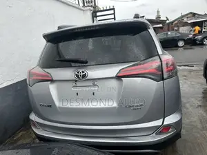 Toyota RAV4 Limited 4dr SUV AWD (2.5L 4cyl 6A) 2018 Silver