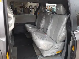 Toyota Sienna 2014 Gray