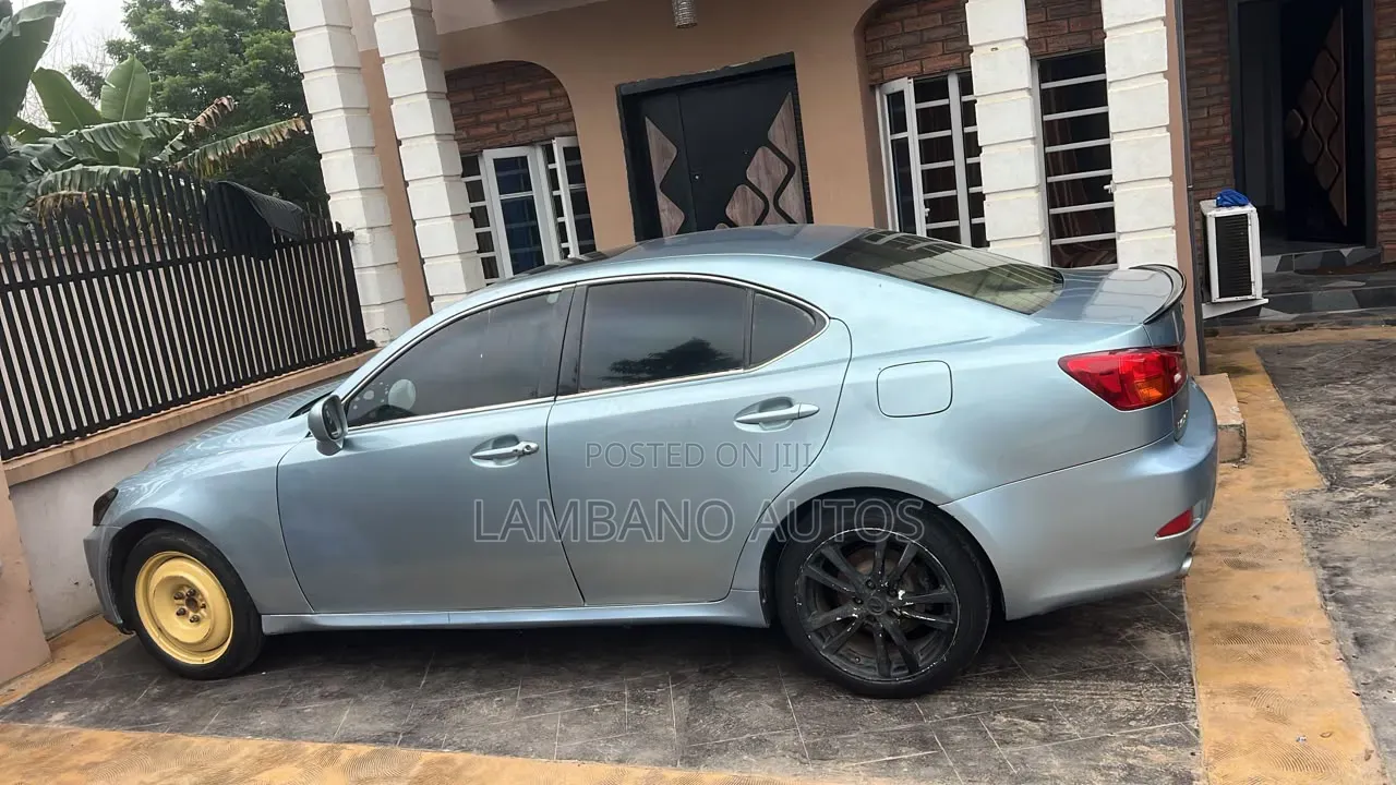 Lexus IS 2008 Blue