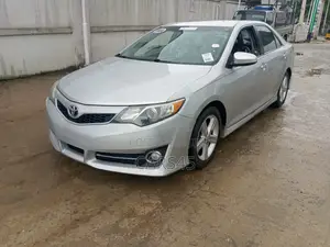 Toyota Camry 2014 Silver