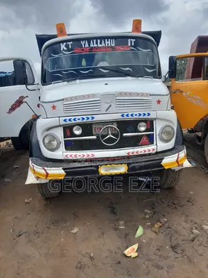 Used Mercedes 911 Truck