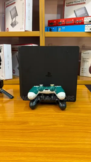 Sony Play Station 4 Slim