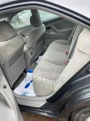 Toyota Camry LE 4dr Sedan (2.5L 4cyl 6AM) 2010 Gray