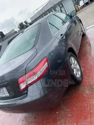 Toyota Camry LE 4dr Sedan (2.5L 4cyl 6AM) 2010 Gray