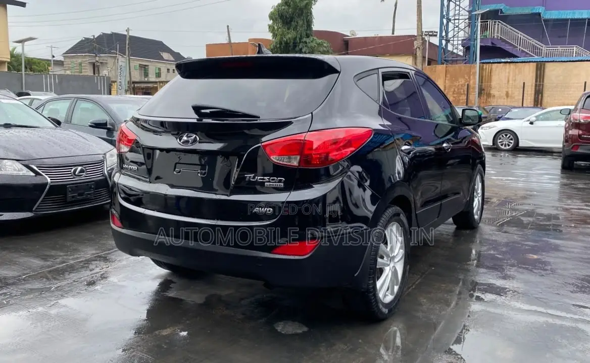 Hyundai Tucson 2010 Black