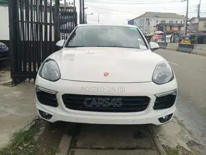Porsche Cayenne 2015 White