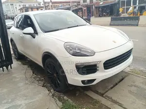 Porsche Cayenne 2015 White