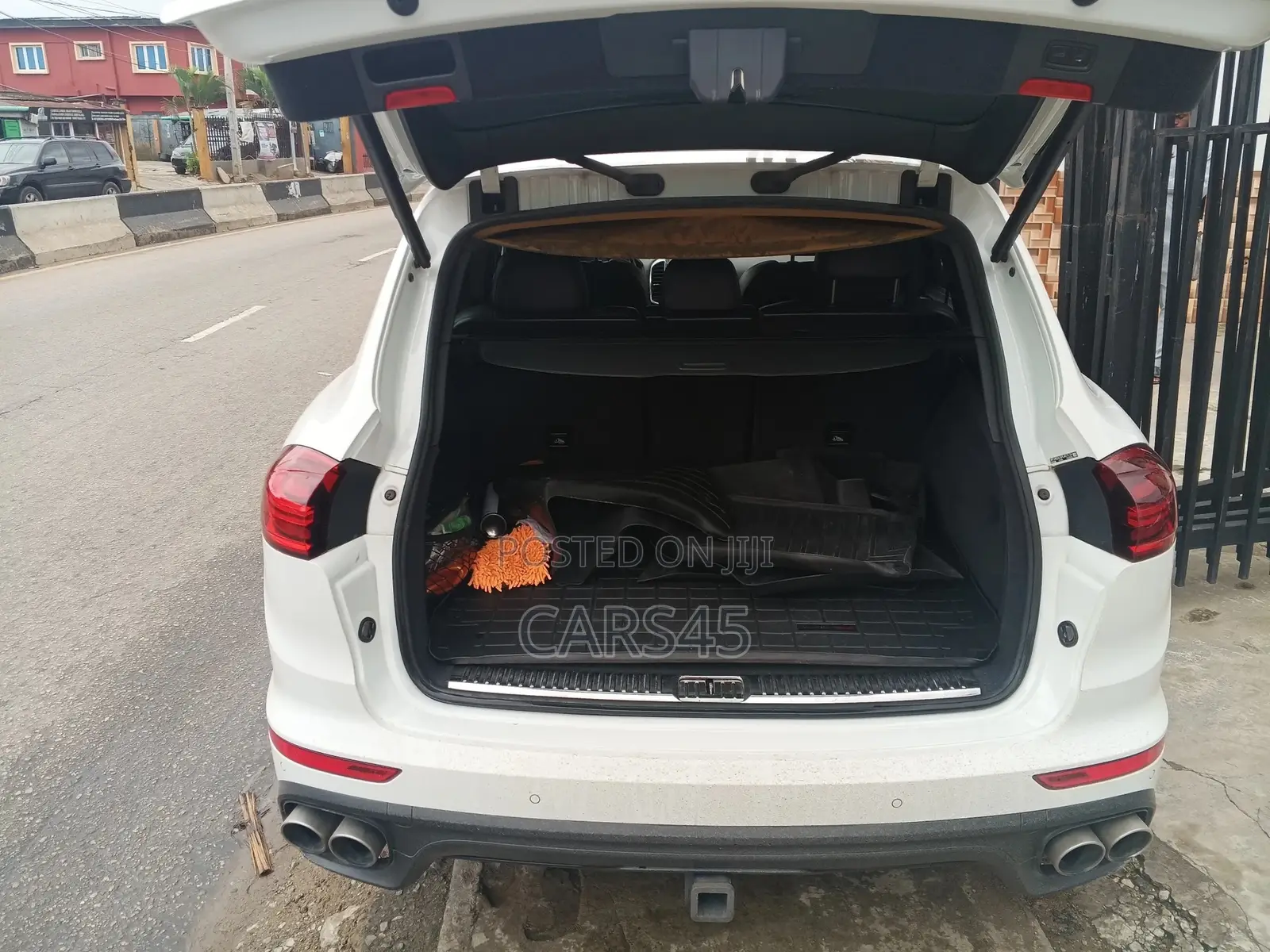 Porsche Cayenne 2015 White
