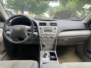 Toyota Camry LE 4dr Sedan (2.4L 4cyl 5A) 2009 Silver