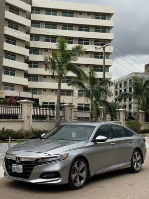 Honda Accord Touring 2.0T 2018 Silver