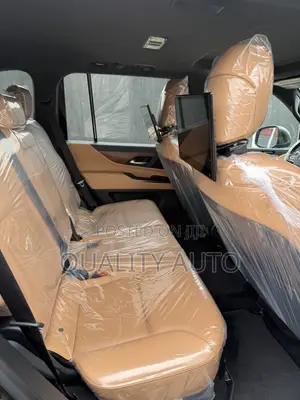 Lexus LX 600 2022 Green