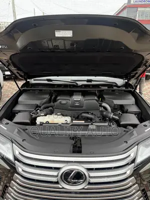 Lexus LX 600 2022 Green