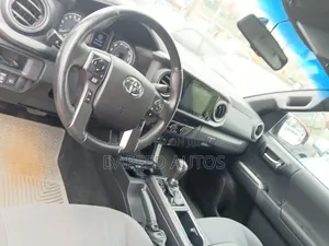 Toyota Tacoma 2020 Red
