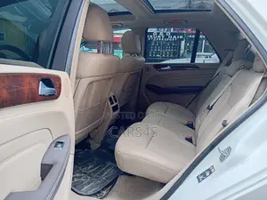 Mercedes-Benz M Class ML 550 4Matic 2013 White