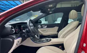 Mercedes-Benz E300 2017 Red