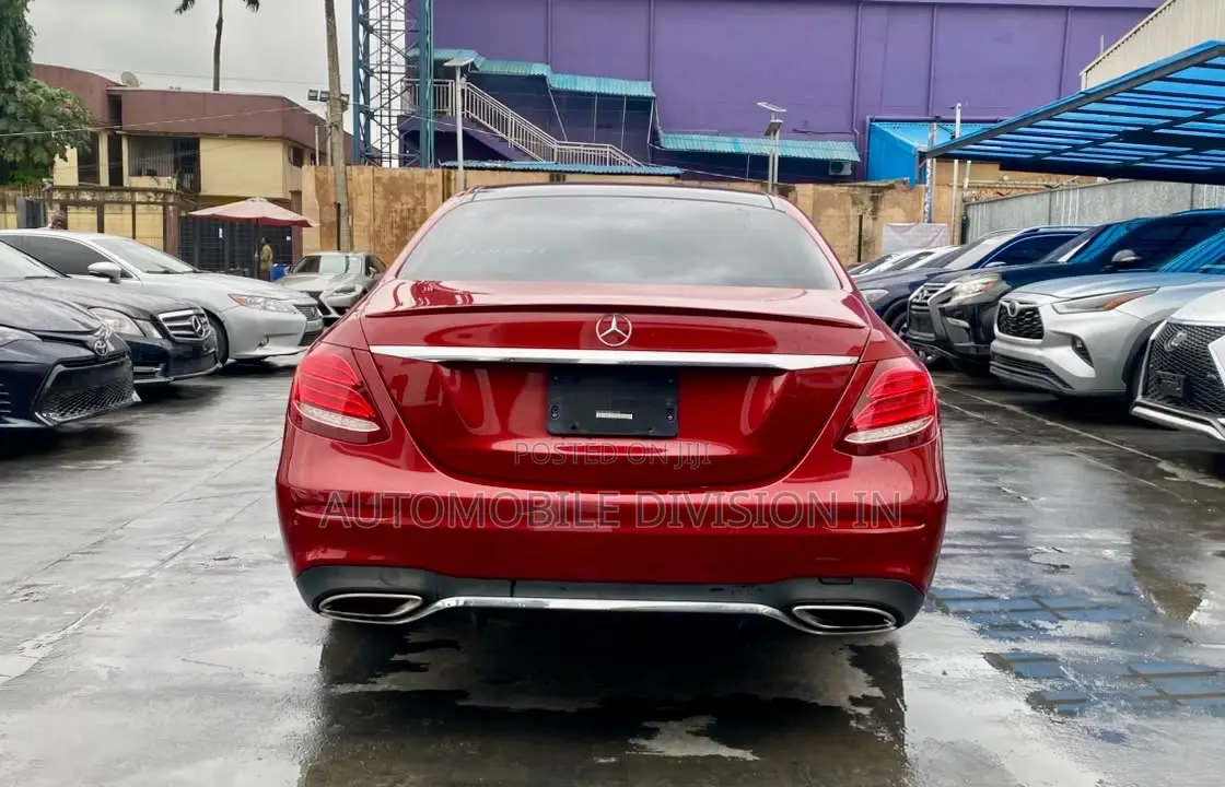 Mercedes-Benz E300 2017 Red