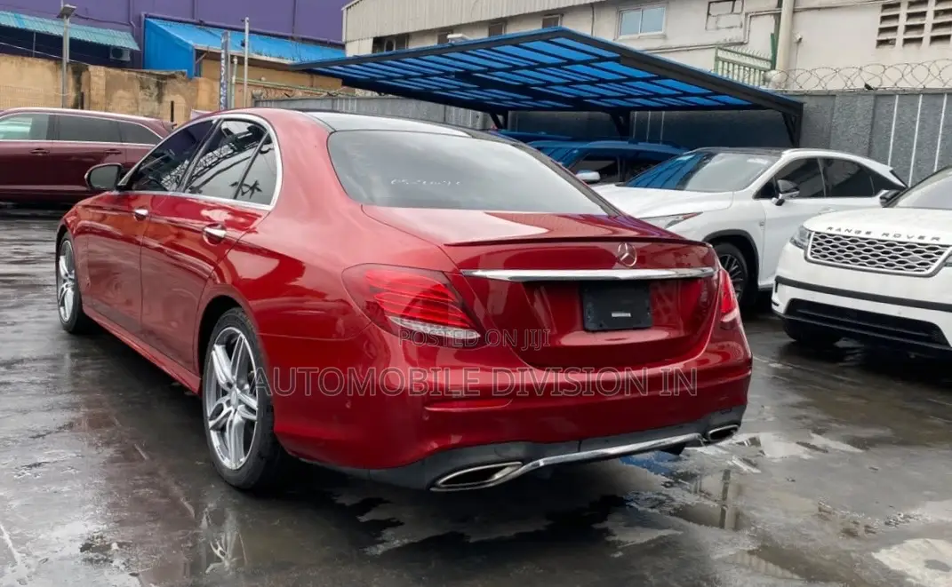 Mercedes-Benz E300 2017 Red