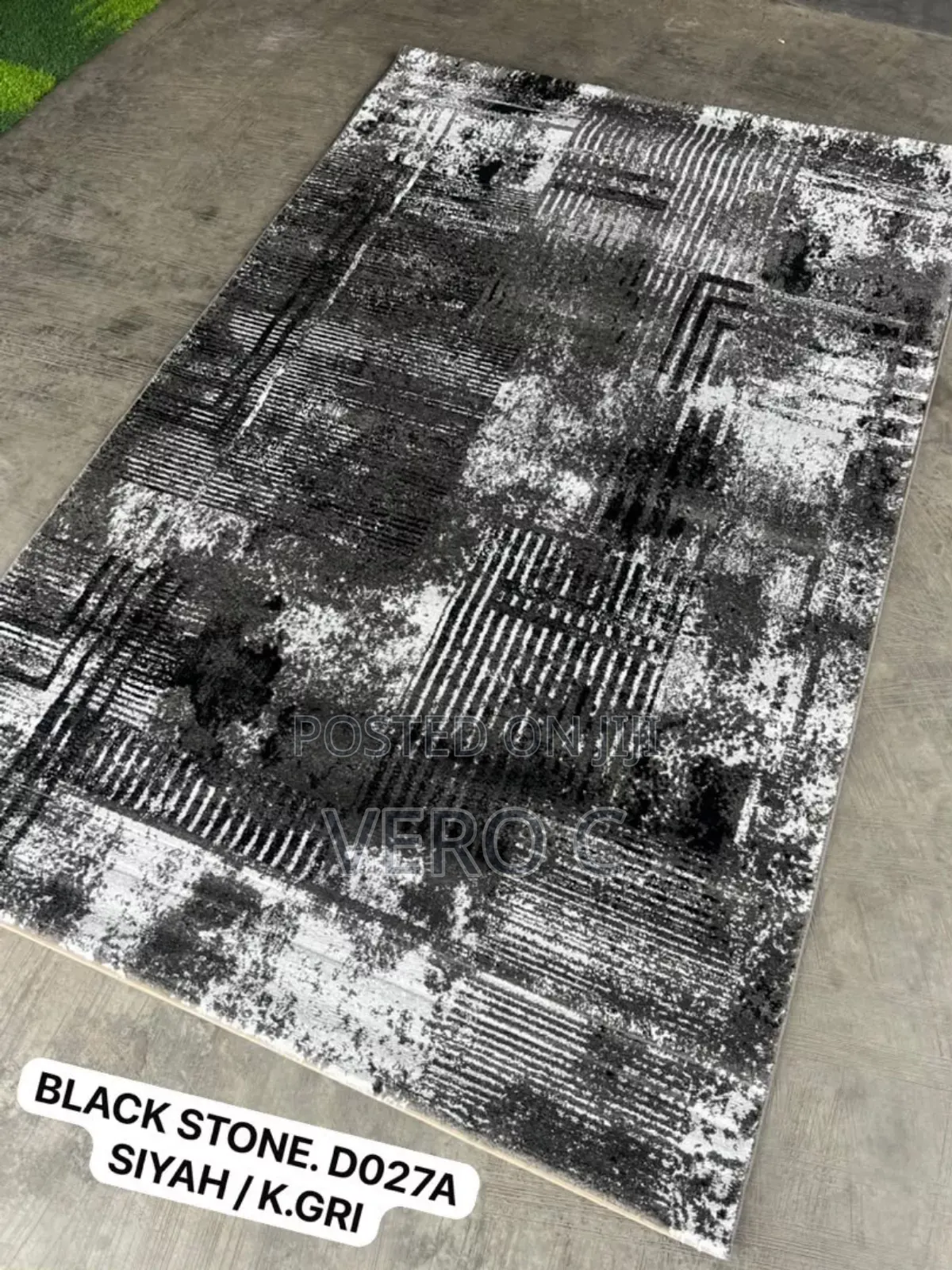 Quality Centre Rug 8x11ft.