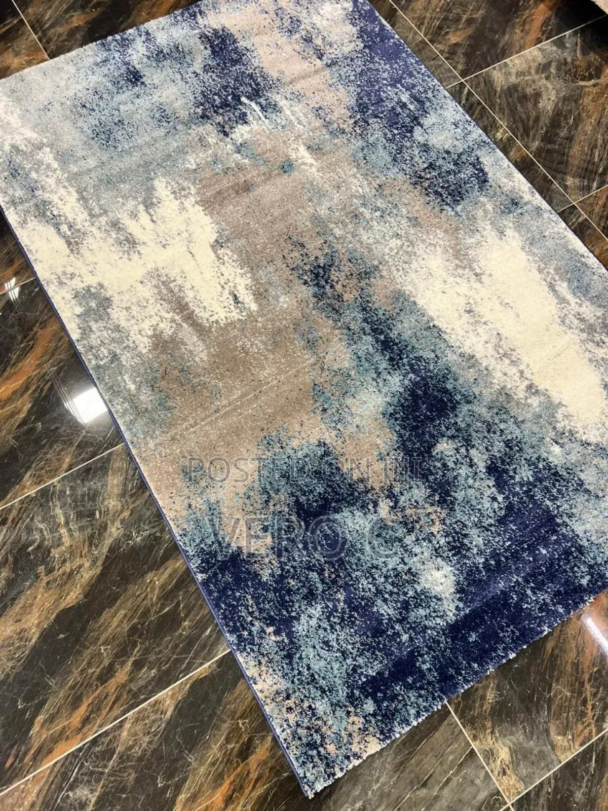 Quality Centre Rug 8x11ft.