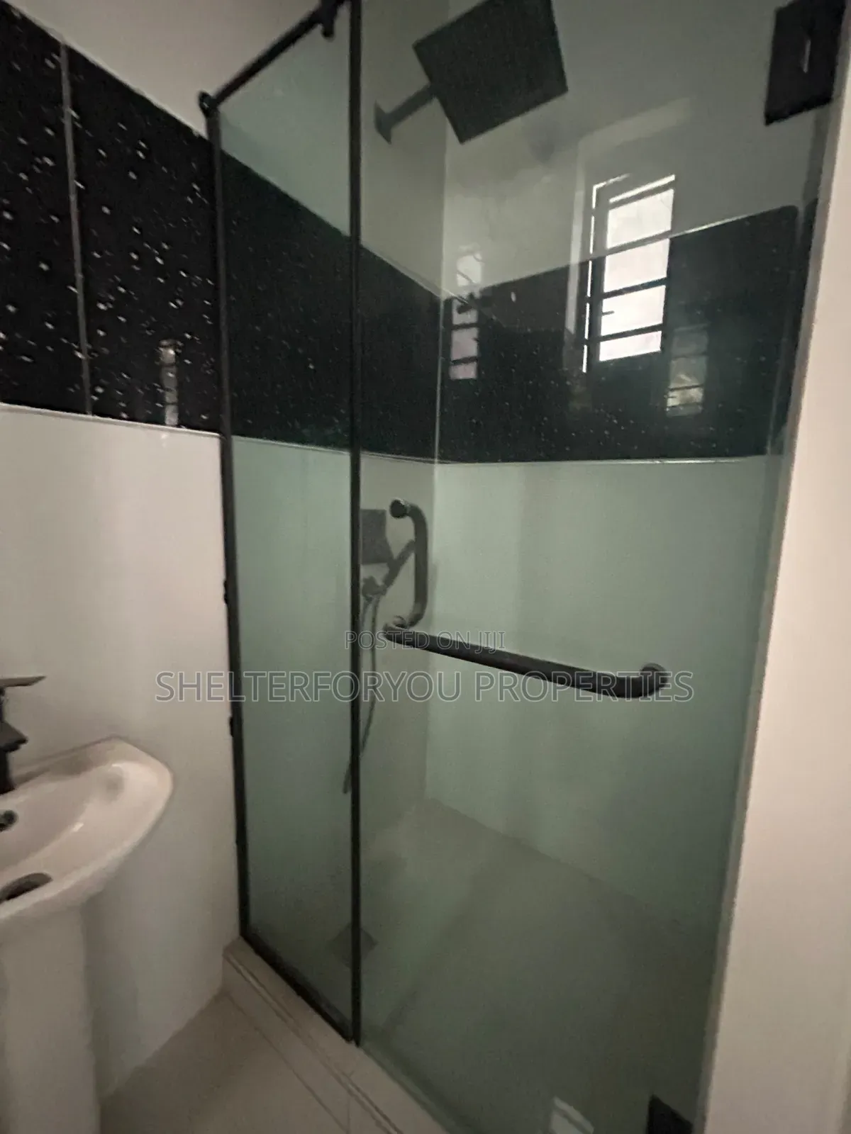 4bdrm Duplex in Off Lekki-Epe Expressway for rent