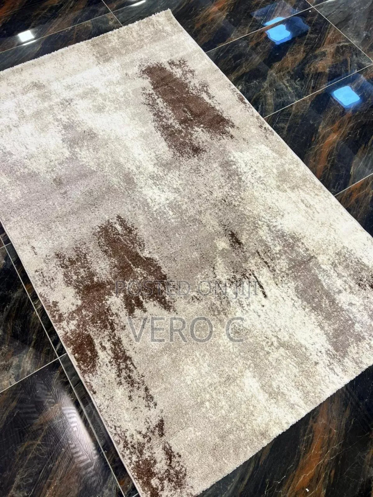 Quality Centre Rug 8x11ft.