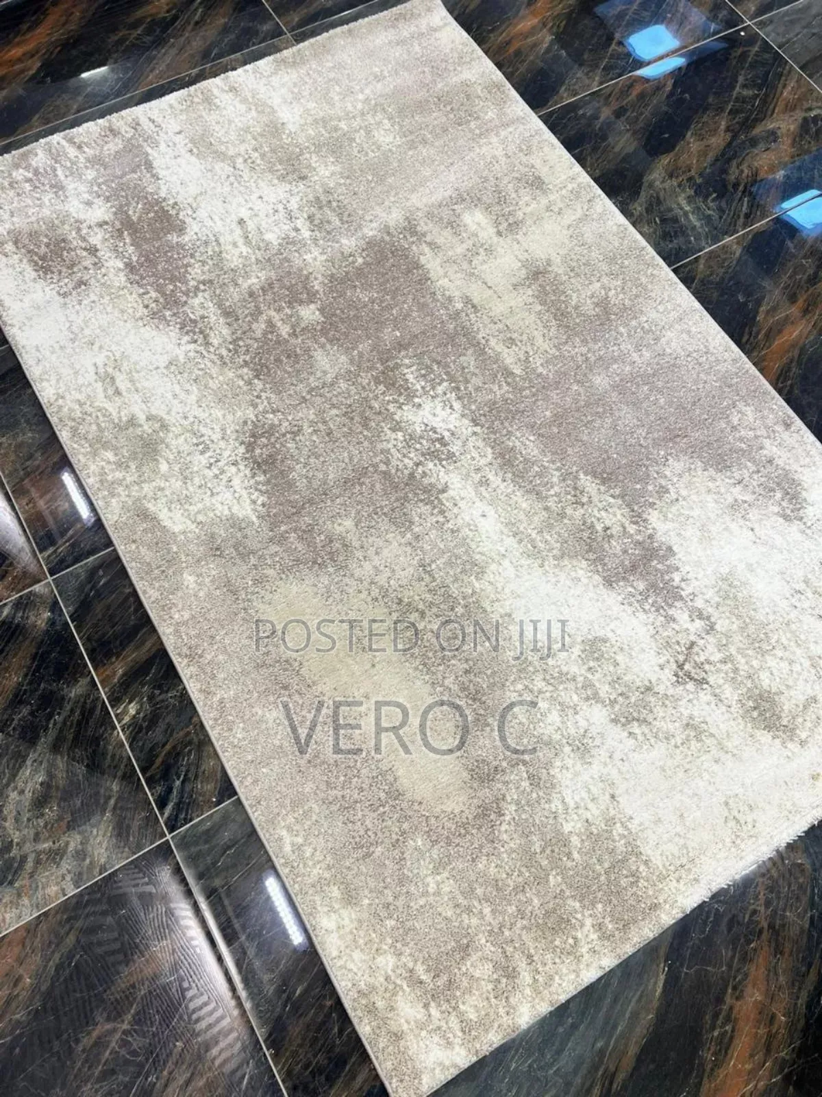 Quality Centre Rug 8x11ft.
