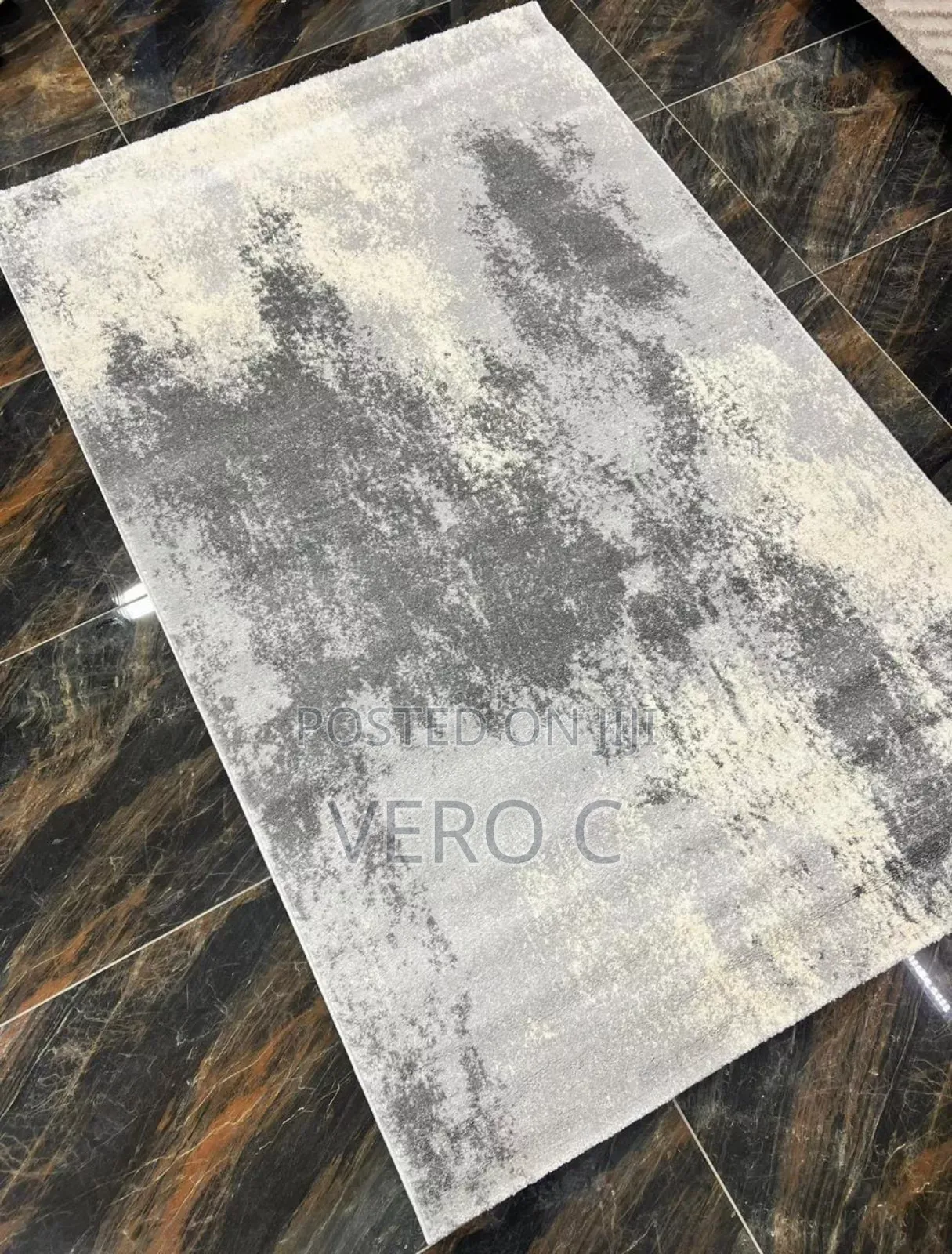 Quality Centre Rug 8x11ft.