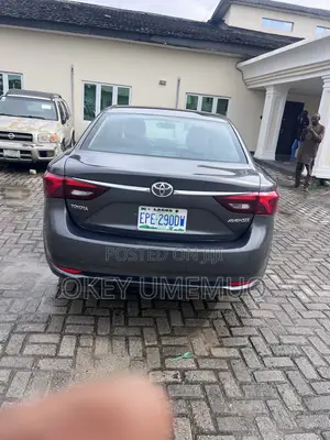 Toyota Avensis 2016 Gray